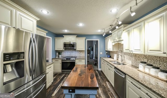 40 Legend Creek Chase Drive, Douglasville, GA 30134
