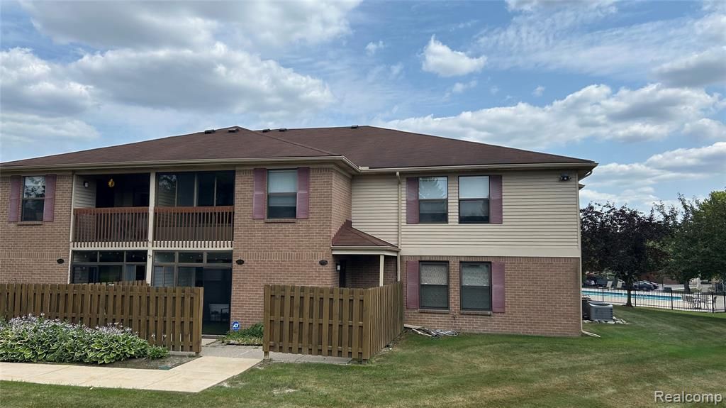 19257 Surrey Lane, Northville, MI 48167