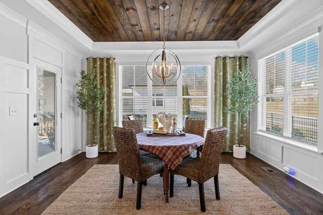 2329 Weeping Willow Dr, Ooltewah, TN 37363