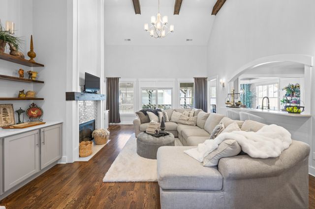 2329 Weeping Willow Dr, Ooltewah, TN 37363