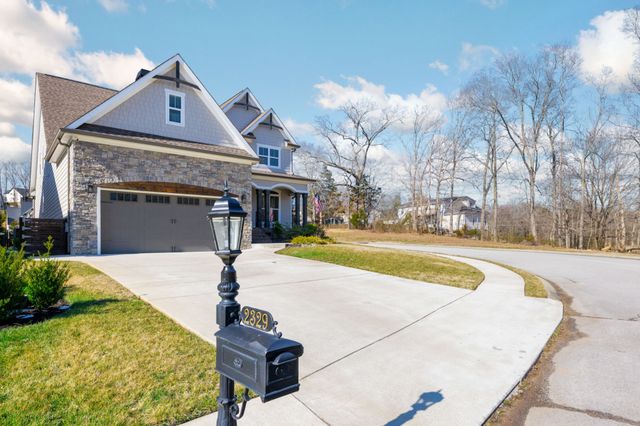 2329 Weeping Willow Dr, Ooltewah, TN 37363