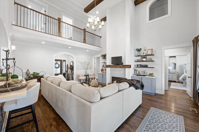 2329 Weeping Willow Dr, Ooltewah, TN 37363