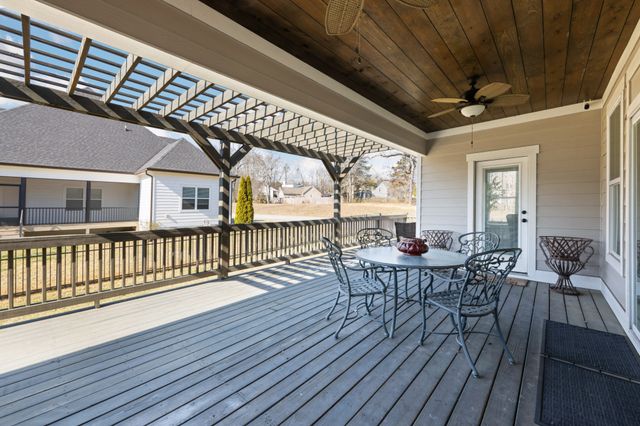 2329 Weeping Willow Dr, Ooltewah, TN 37363