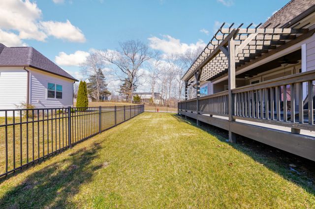 2329 Weeping Willow Dr, Ooltewah, TN 37363