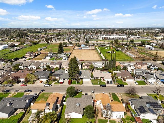 4142 W Amherst Avenue, Fresno, CA 93722