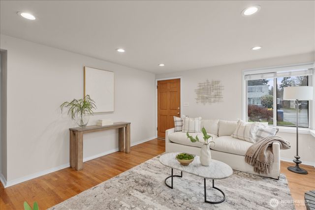 12845 7th Avenue S, Burien, WA 98168