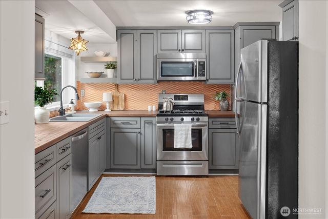 12845 7th Avenue S, Burien, WA 98168