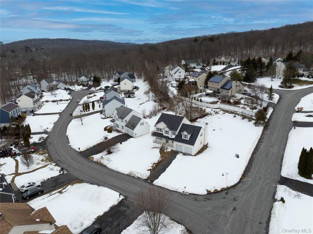 2 Shadowbrook Lane, Newburgh, NY 12550