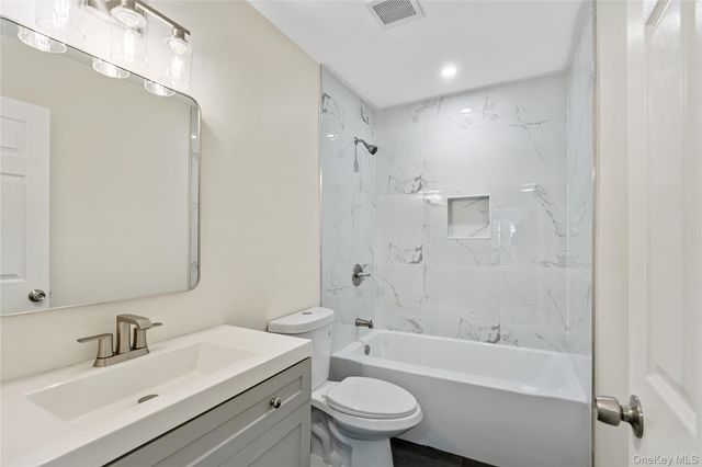 2 Shadowbrook Lane, Newburgh, NY 12550