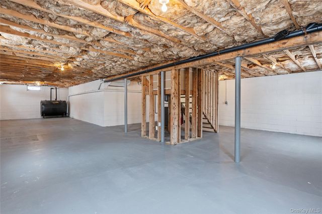 2 Shadowbrook Lane, Newburgh, NY 12550