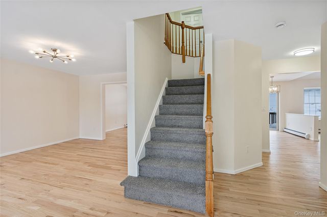 2 Shadowbrook Lane, Newburgh, NY 12550