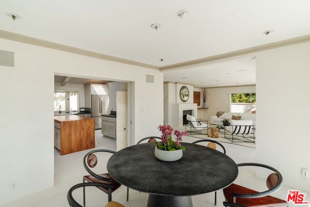 8706 Sunset Plaza Place, Los Angeles, CA 90069