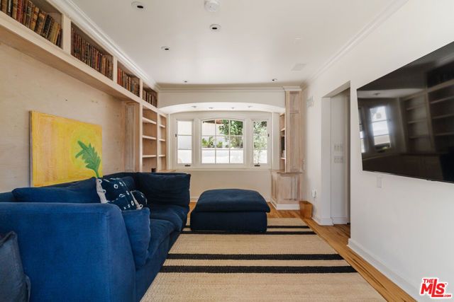 8706 Sunset Plaza Place, Los Angeles, CA 90069