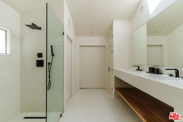 8706 Sunset Plaza Place, Los Angeles, CA 90069