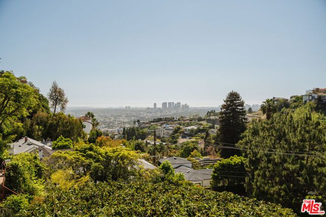 8706 Sunset Plaza Place, Los Angeles, CA 90069