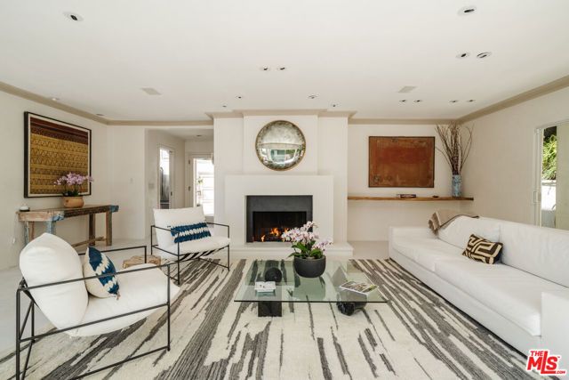8706 Sunset Plaza Place, Los Angeles, CA 90069