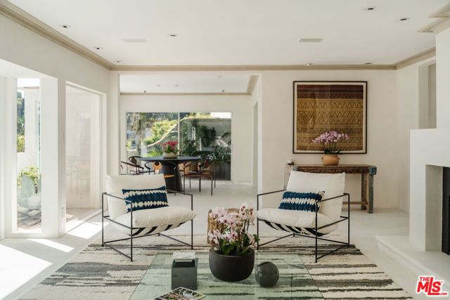 8706 Sunset Plaza Place, Los Angeles, CA 90069