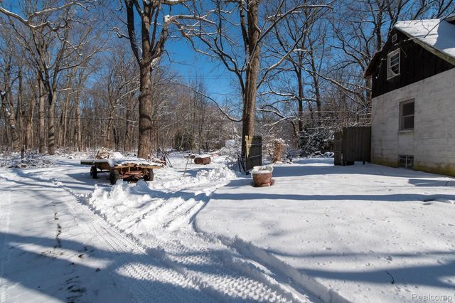 20509 CLARK Road, New Boston, MI 48164