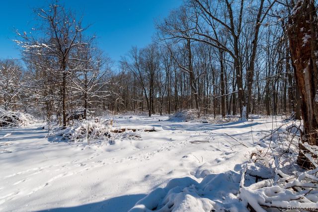 20509 CLARK Road, New Boston, MI 48164