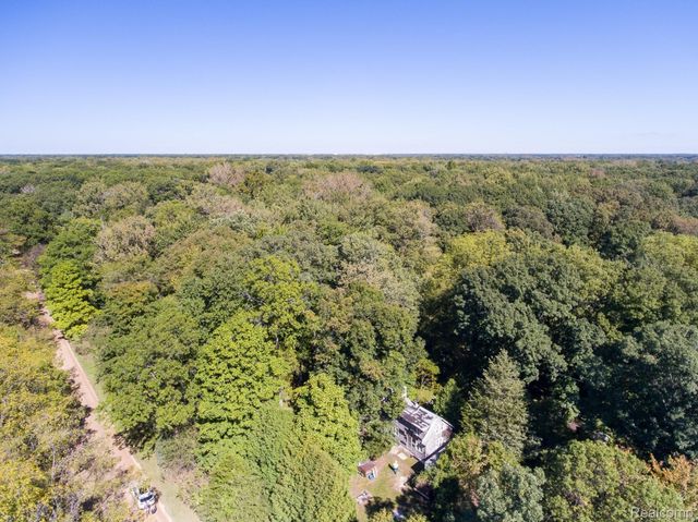 20509 CLARK Road, New Boston, MI 48164