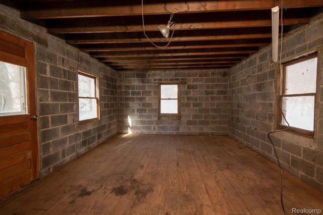 20509 CLARK Road, New Boston, MI 48164