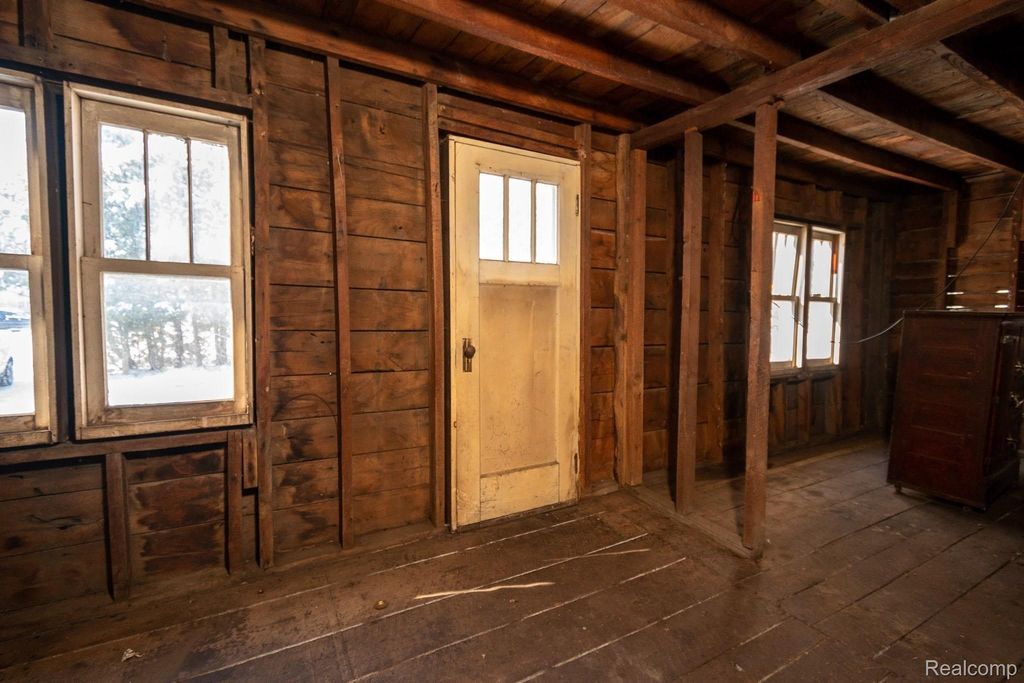 20509 CLARK Road, New Boston, MI 48164