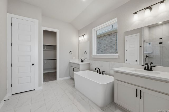 1836 Weinnacht, New Braunfels, TX 78132