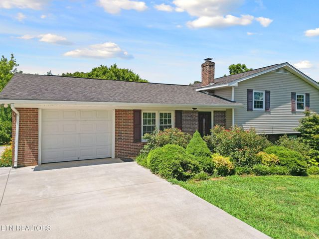 412 George Washington Drive, Dandridge, TN 37725