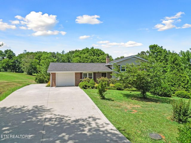 412 George Washington Drive, Dandridge, TN 37725