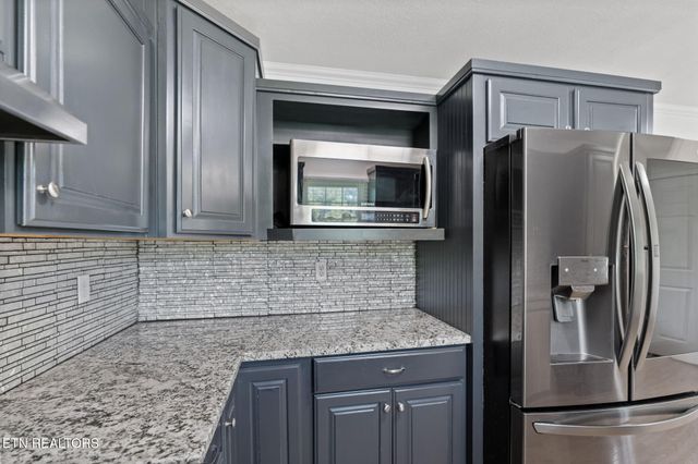 412 George Washington Drive, Dandridge, TN 37725