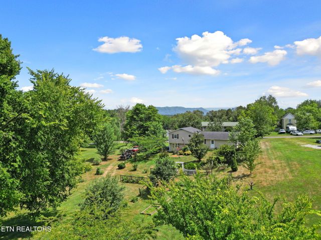 412 George Washington Drive, Dandridge, TN 37725