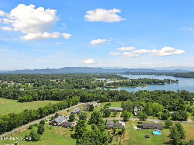 412 George Washington Drive, Dandridge, TN 37725