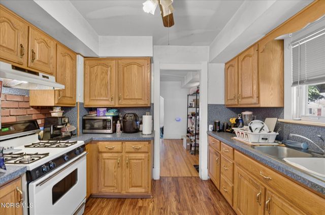 4456 Fairview Drive, Toledo, OH 43612
