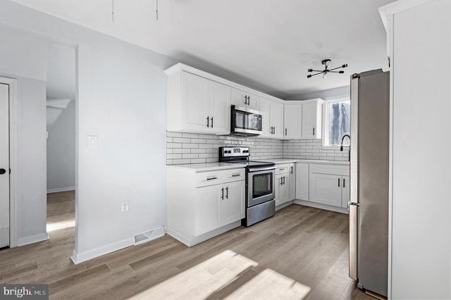 101 PARK AVE, Morrisville, PA 19067