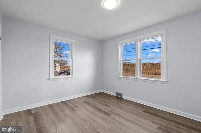 101 PARK AVE, Morrisville, PA 19067