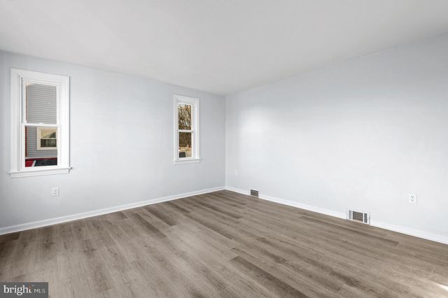 101 PARK AVE, Morrisville, PA 19067