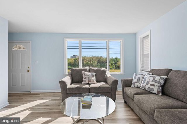 101 PARK AVE, Morrisville, PA 19067