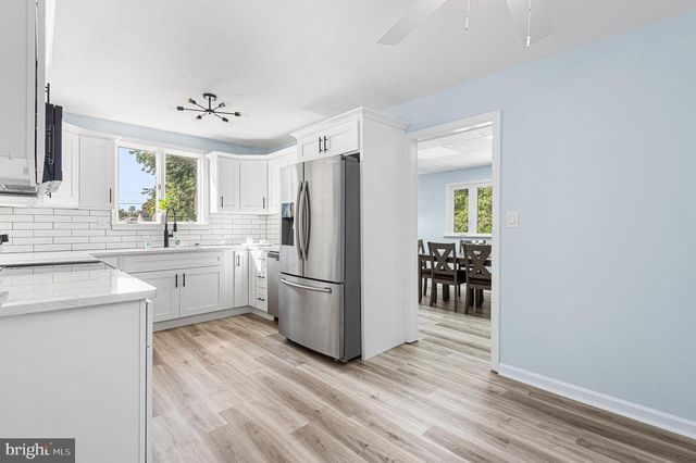 101 PARK AVE, Morrisville, PA 19067
