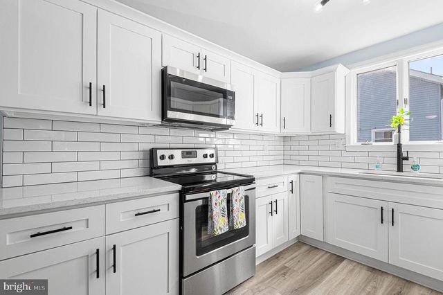 101 PARK AVE, Morrisville, PA 19067