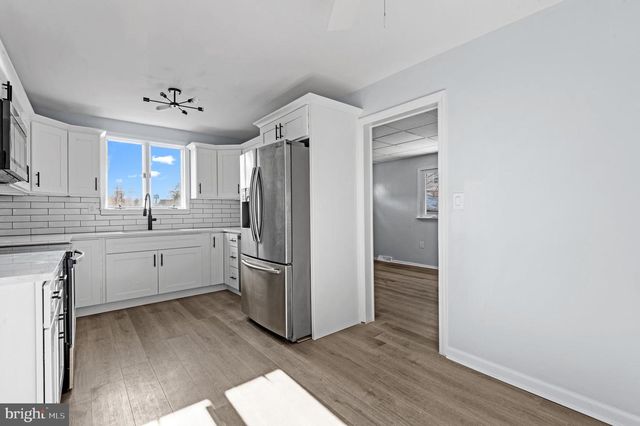 101 PARK AVE, Morrisville, PA 19067