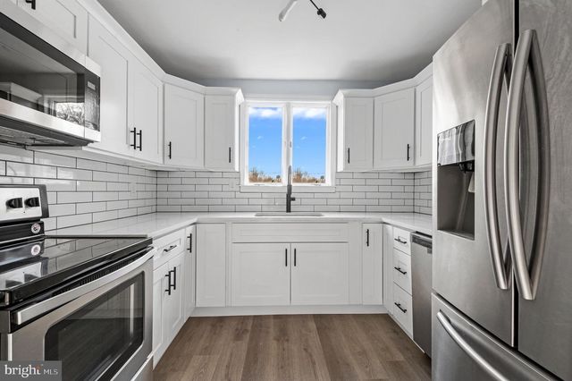 101 PARK AVE, Morrisville, PA 19067