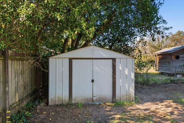 112 Mckinnon St., Petal, MS 39465