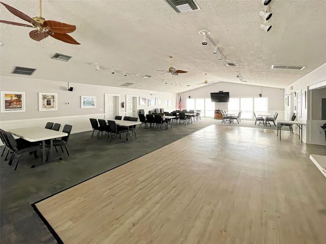 1211 CAPRI ISLES BOULEVARD 61, Venice, FL 34292