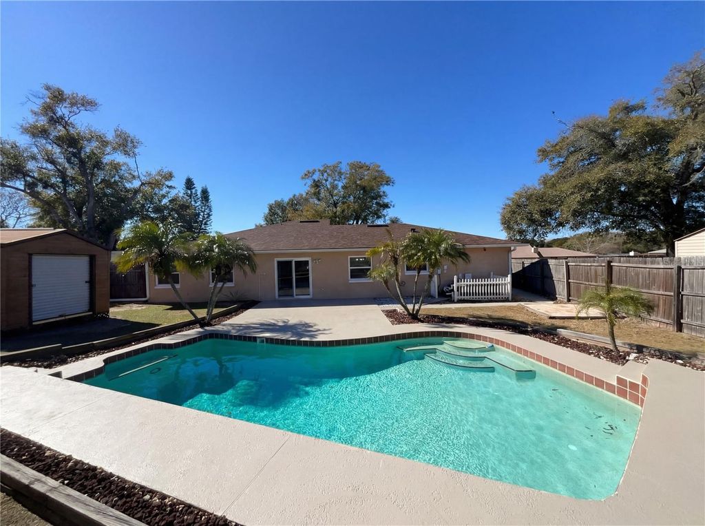 Image 5 of property listing at 7106 KEEL COURT, Orlando, FL 32835