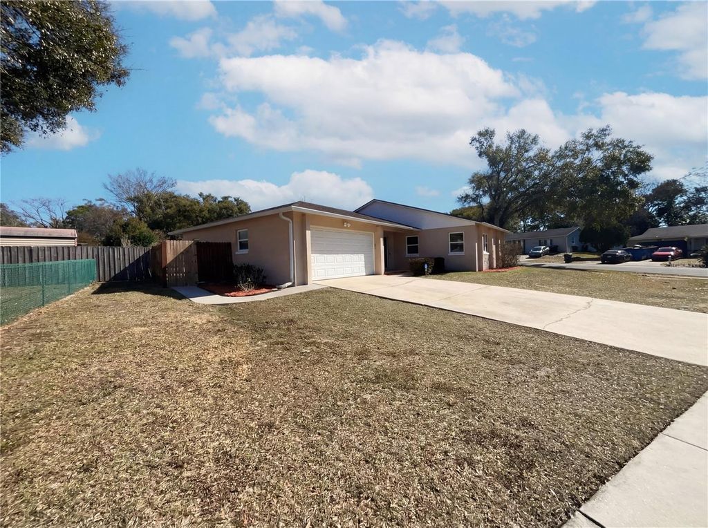 Image 9 of property listing at 7106 KEEL COURT, Orlando, FL 32835
