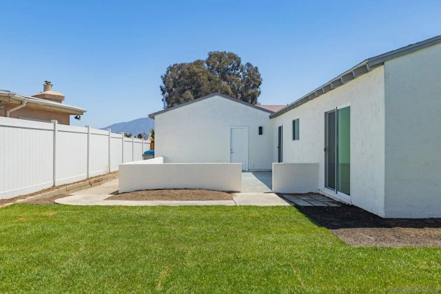 8284 Brookhaven Rd, San Diego, CA 92114