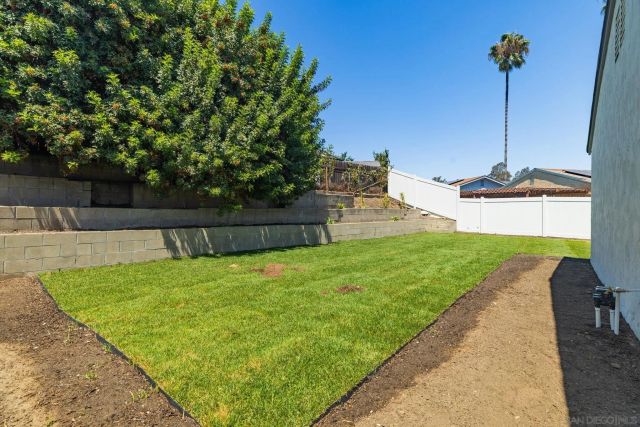 8284 Brookhaven Rd, San Diego, CA 92114