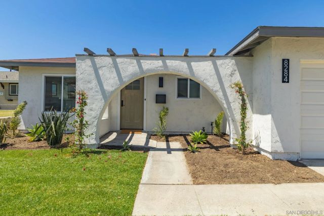 8284 Brookhaven Rd, San Diego, CA 92114