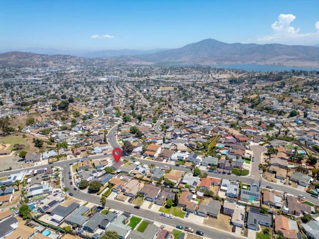 8284 Brookhaven Rd, San Diego, CA 92114