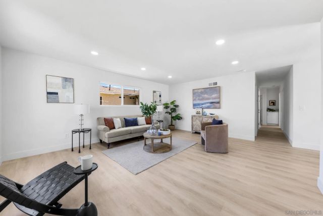 8284 Brookhaven Rd, San Diego, CA 92114